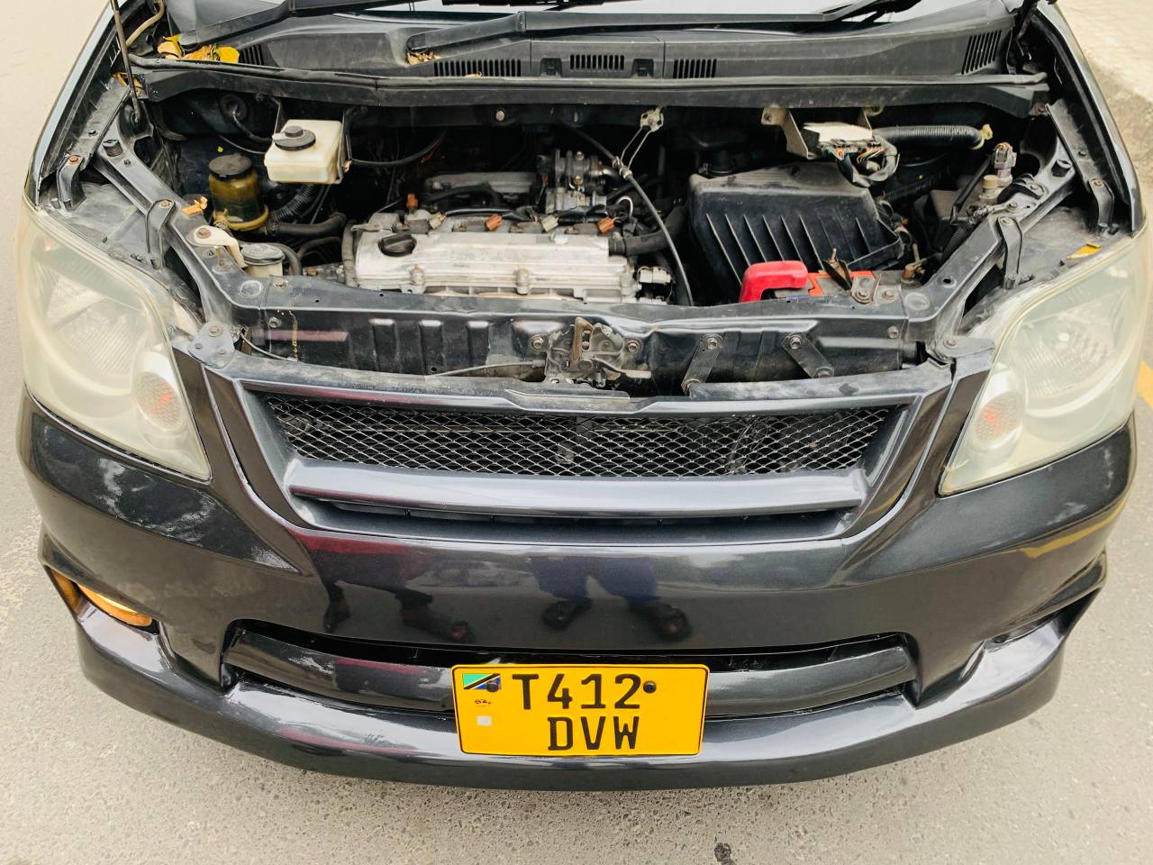 A picture of Toyota Noah new