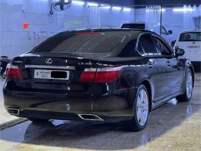 A picture of Lexus LS 460 2009 model