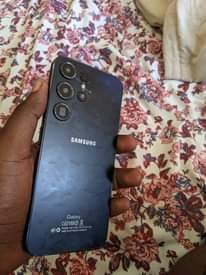 A picture of SAMSUNG GALAXY s23 COPY