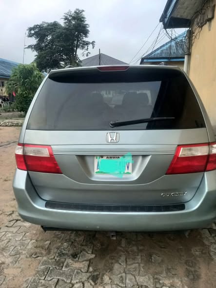 A picture of Honda odyssey good for transport engine gear and Ac perfect