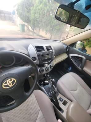 A picture of Belgium standard RAV4 2008 model 4plugs with absolutely nothing to
