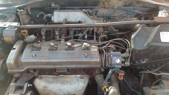 A picture of 2000 1500cc Toyota carina