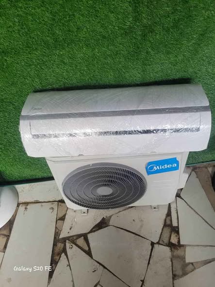 A picture of Microwave AC