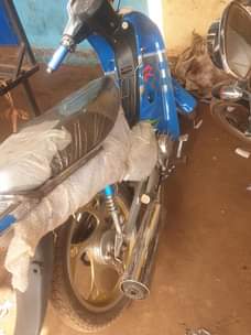 A picture of J ai une motos vendre trs propre troc possible WhatsApp