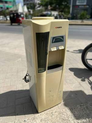 A picture of WATERDISPENSER