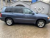 A picture of 2005 Toyota Highlander Limited Edition Registered but not used