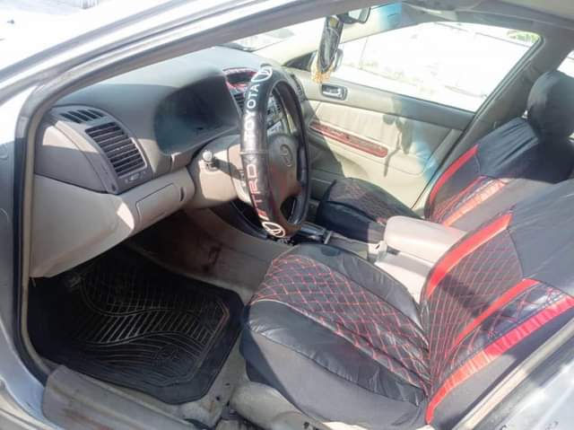 A picture of Toyota Camry 04