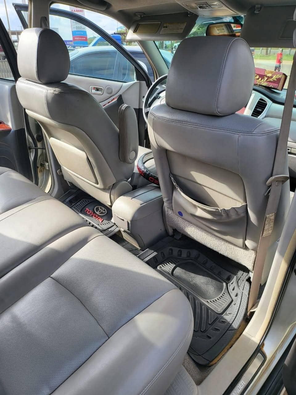 A picture of 2005 Toyota highlander 2005 model