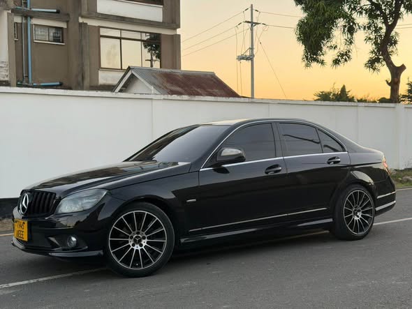 A picture of MERCEDES BENZ C CLASS 200