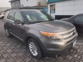 A picture of Ford explorer