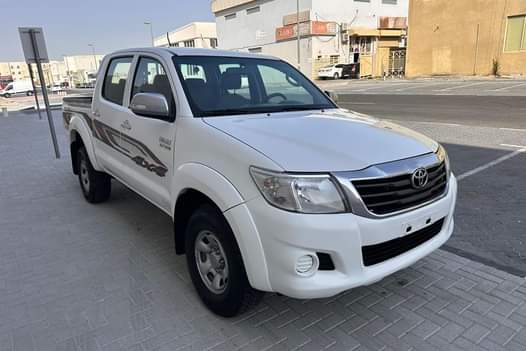A picture of Toyota Hilux pic up 2012 petrol full automatic watsapp 0551513562