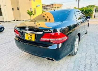 A picture of TOYOTA CROWN NEW MODEL