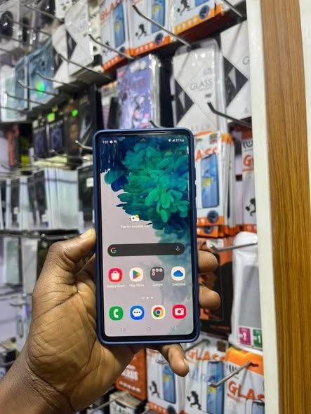 A picture of Galaxy S20fe 128gb 5G 450k 0701707265