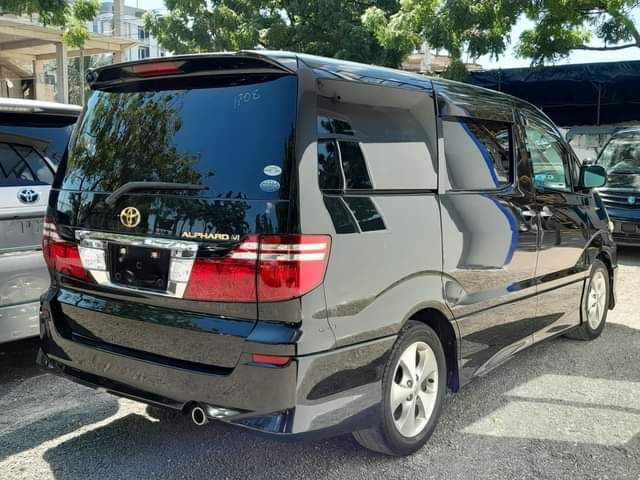 A picture of TOYOTA ALPHARD