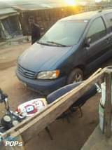 A picture of 2002 Toyota Sienna LE