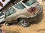 A picture of Clean Lexus Rx300 2002 accident free with a sound engine