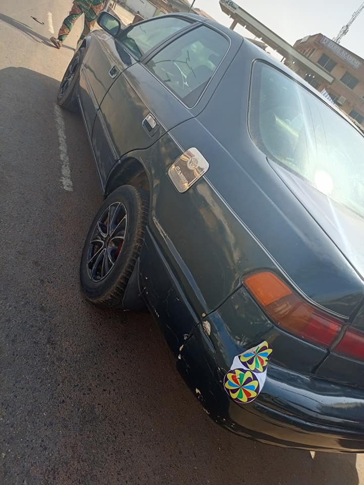 A picture of Toyota Camry pencil Engine gear Ac is chilling 1.8m to