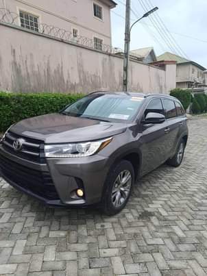 A picture of Toyota Highlander 2014