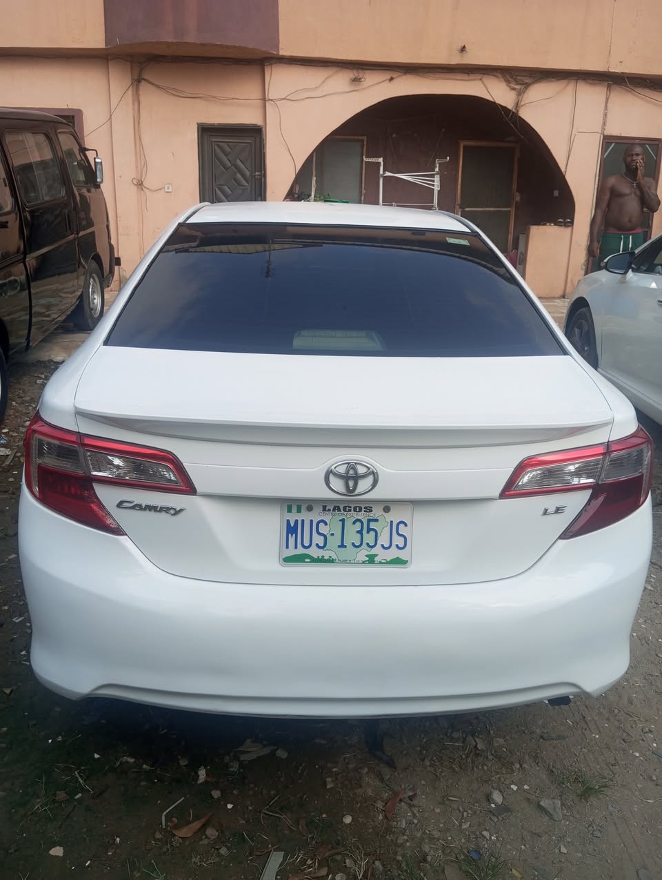 A picture of 2013 Toyota Camry Le sedan 2 5cylder