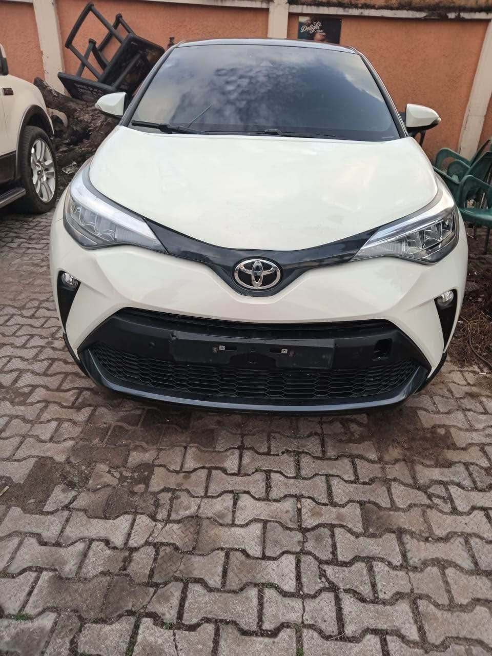 A picture of Toyota chr 2021 model