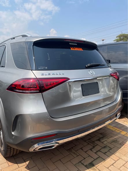 A picture of Mercedes GLE 400d 2020 270M