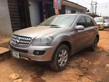 A picture of FIRSTBODY USED MB ML350 4MATIC 2007