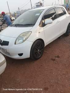 A picture of TOYOTA VITZ
