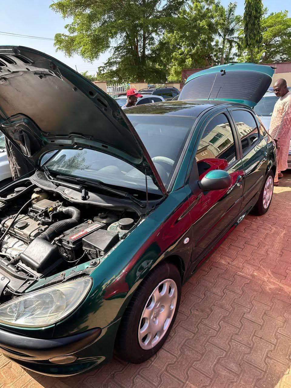 A picture of Peugeot 206