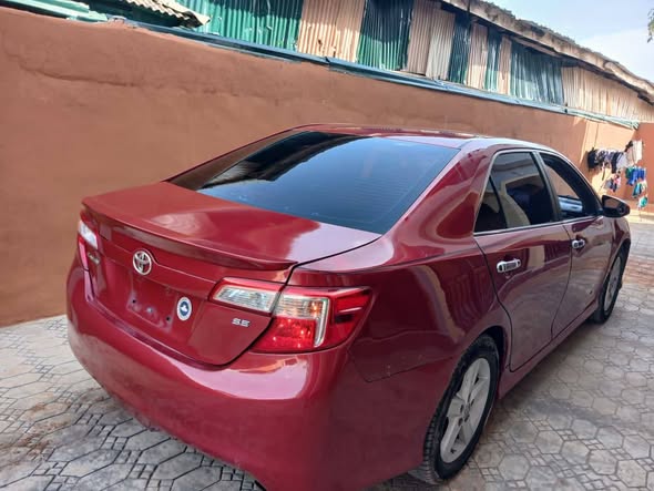 A picture of Toyota camry 2014 SE edition