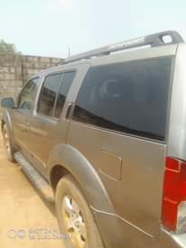 A picture of Nissan Pathfinder 2006