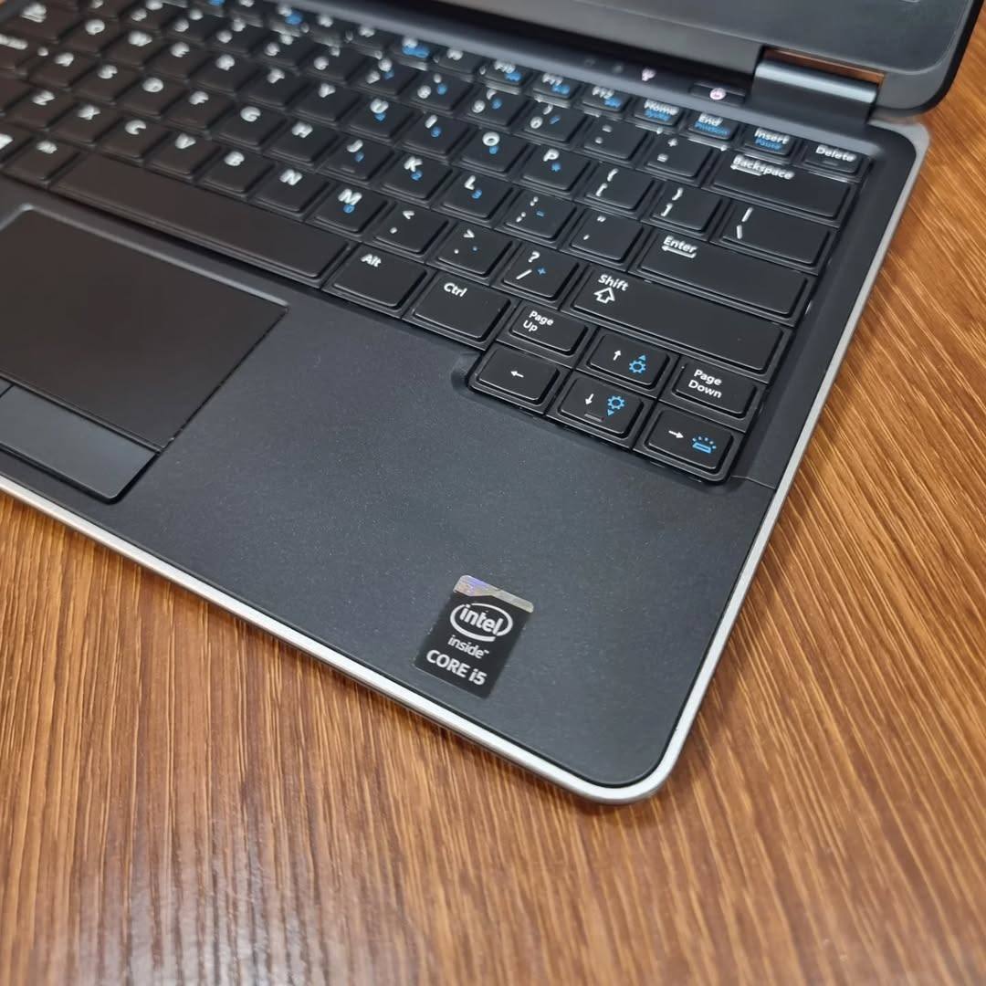 A picture of Quick Deal E7240 i5 8gb Ram 256gb SSD Windows 11