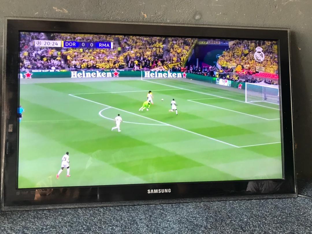 A picture of 32 INCHES SAMSUNG LED TV