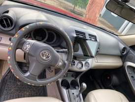 A picture of Toyota RAV4 07 08 model