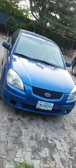 A picture of 2005 Manual Kia Rio