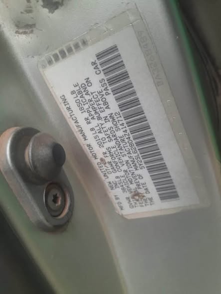 A picture of Model 2005 Pontiac vibe Engine Gear Ac leackages Interior and