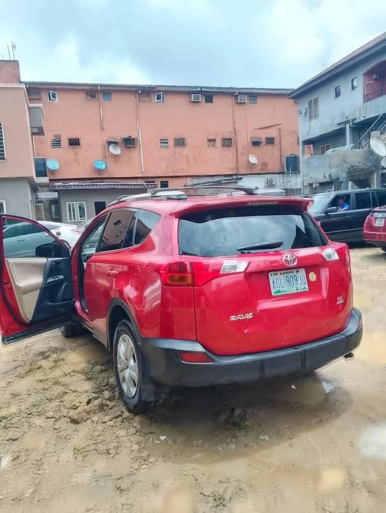 A picture of 2014 Tokumbo Standard toyota rav4