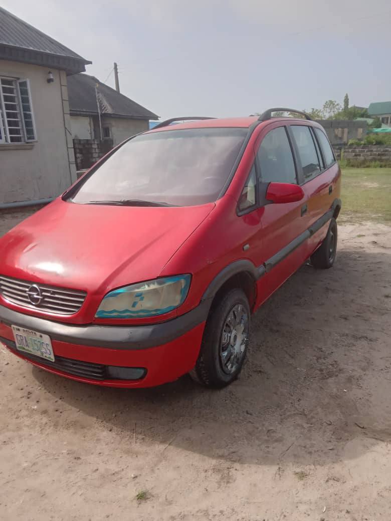 A picture of 2005 Opel Safari Nigerian Used For Sale