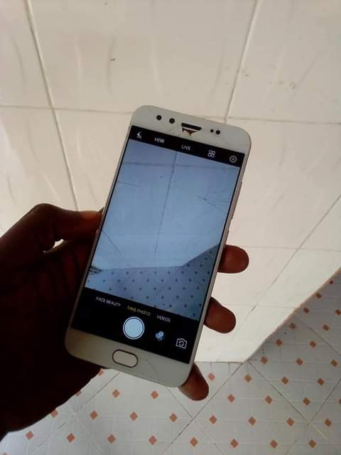 A picture of Oppo x9