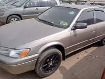 A picture of Toyota Camry 2000