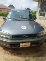 A picture of Rav4 1999