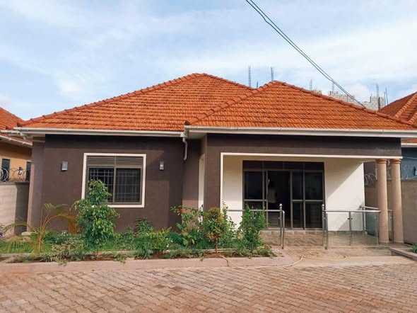 A picture of Three bedrooms stand alone house for rent in kisaasi