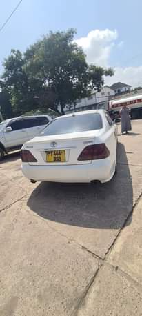 A picture of Nauza toyota crown