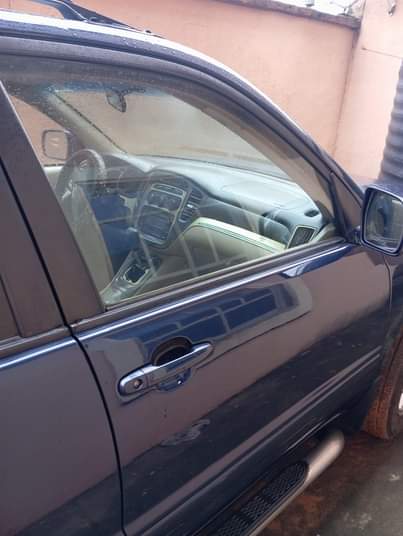 A picture of Toyota Highlander Engine and gear perfect AC is chilling Interior