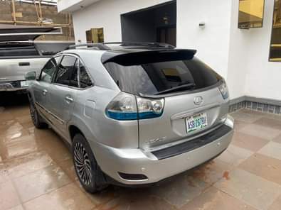 A picture of Very clean and sound Lexus RX330 2005 model registered excellent
