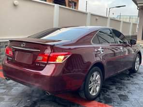 A picture of OMG This is super clean Lexus es350 2008 model registered