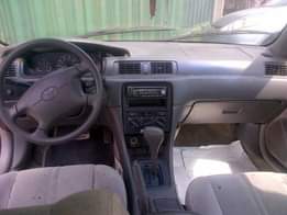 A picture of 1999 Toyota Camry V4 Engine Leather Interior 0906135848 Features Leather