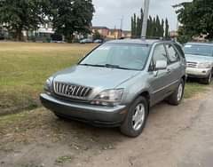 A picture of Quick deal 2003 rx300 Baked once Untampared engine n gear