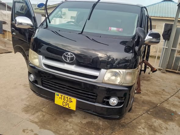 A picture of HIACE QUANTUM 0714058883