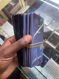 A picture of SAMSUNG GALAXY S8 64GB AT UGSHS 340 000 CAL WATSP