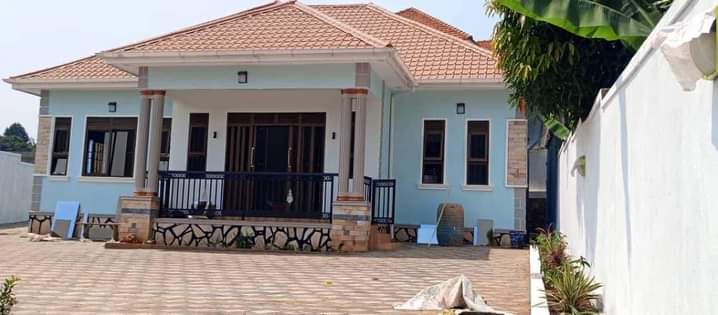 houses entebbe
